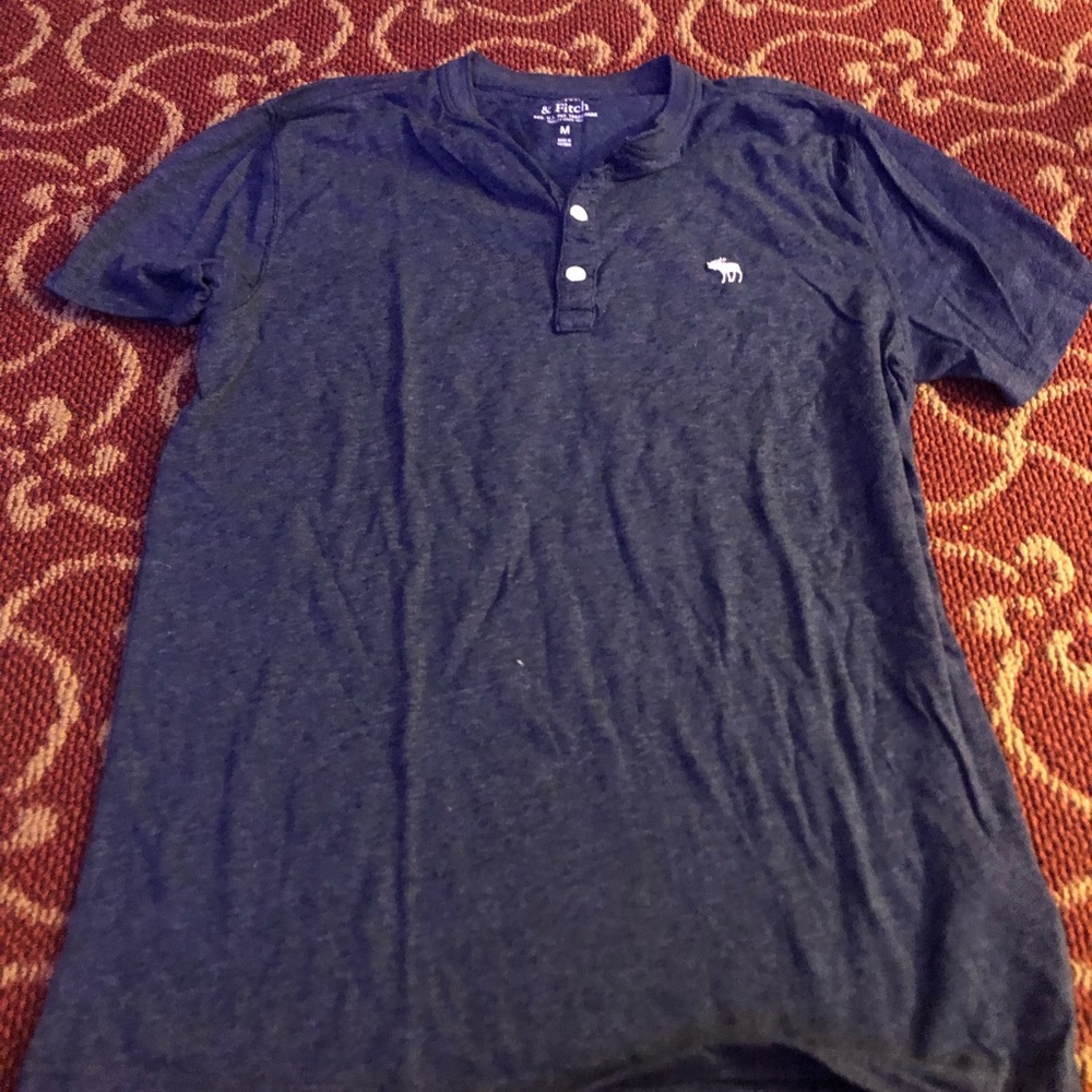 Abercrombie & Fitch cotton tee with buttons